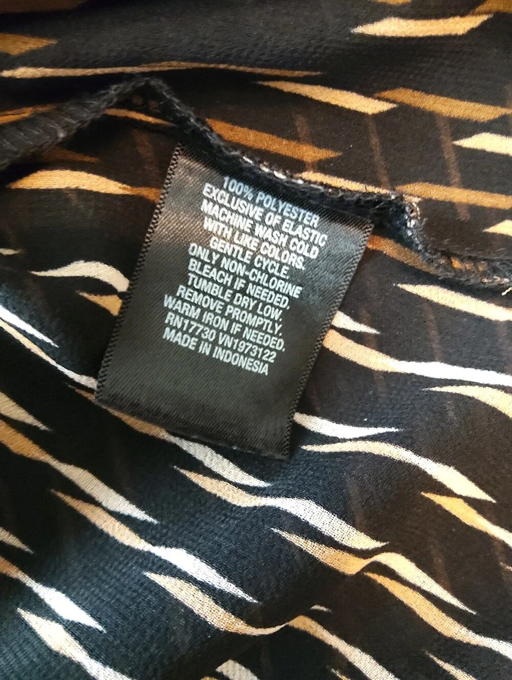 A New Day Black and Beige Patterned Long-Sleeve Women's Blouse